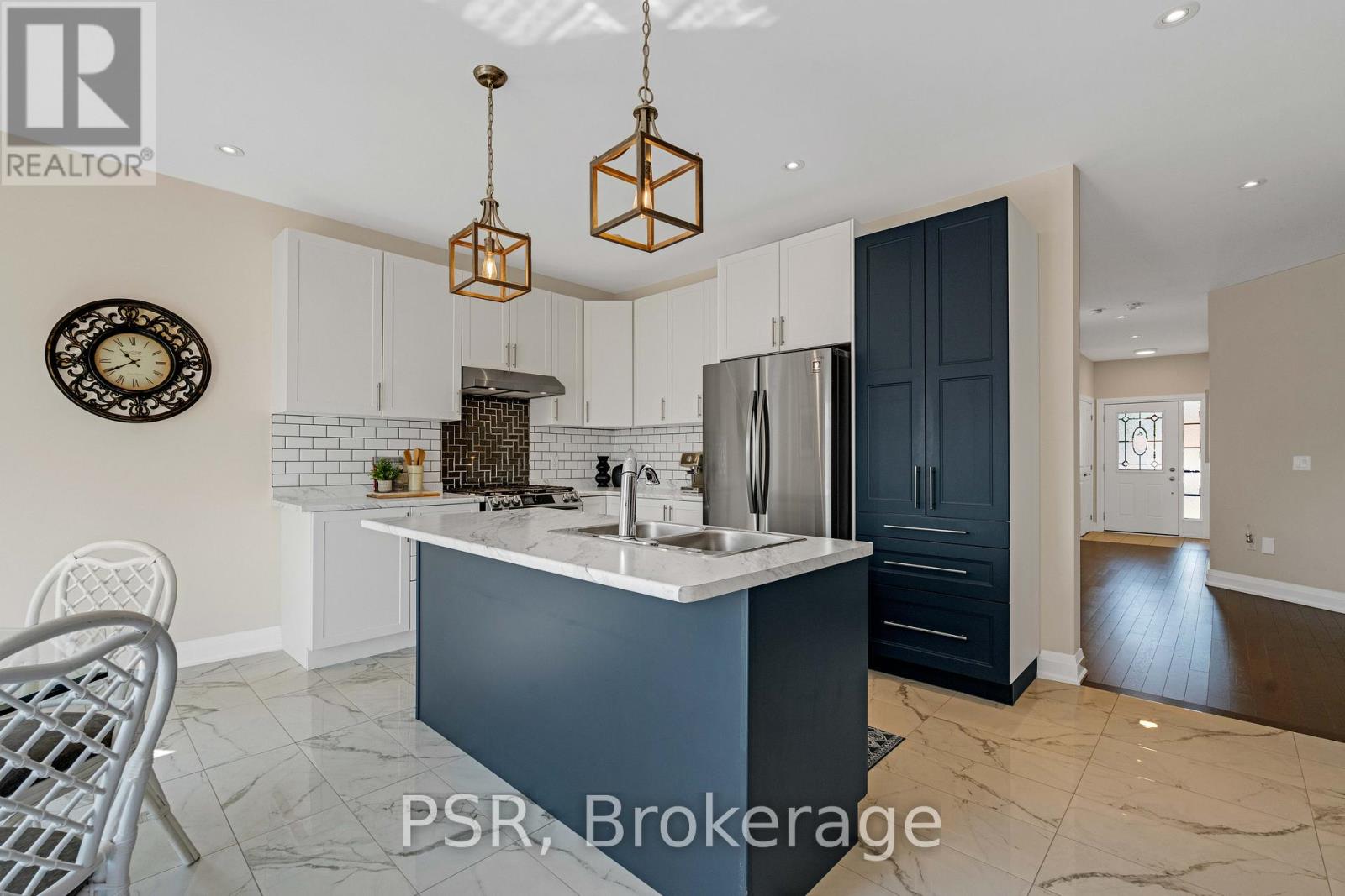 Photo 18 of 16 Hewson Street, Penetanguishene ON