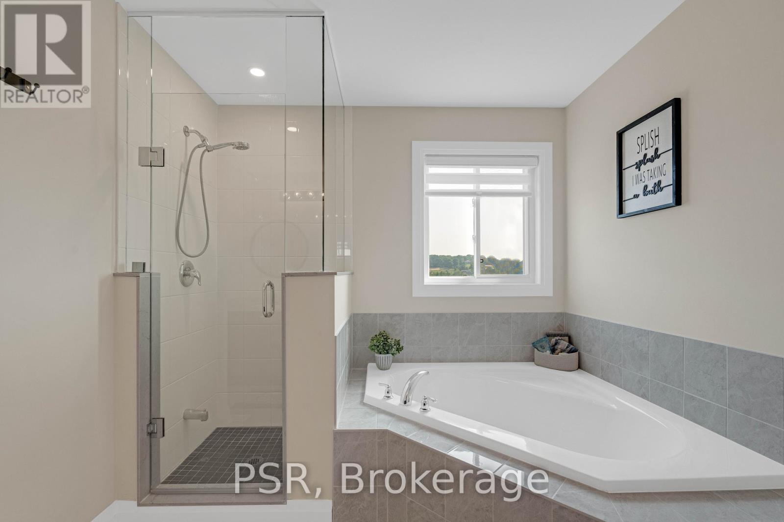 Photo 10 of 16 Hewson Street, Penetanguishene ON