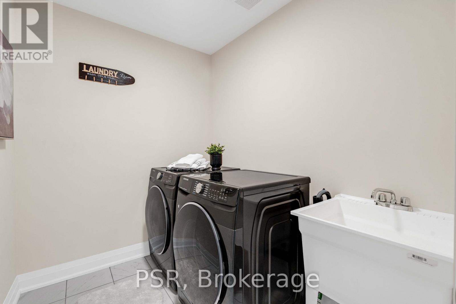 Photo 36 of 16 Hewson Street, Penetanguishene ON