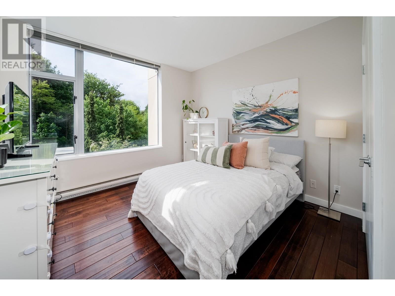 Photo 11 of 608 280 Ross Drive, New Westminster BC