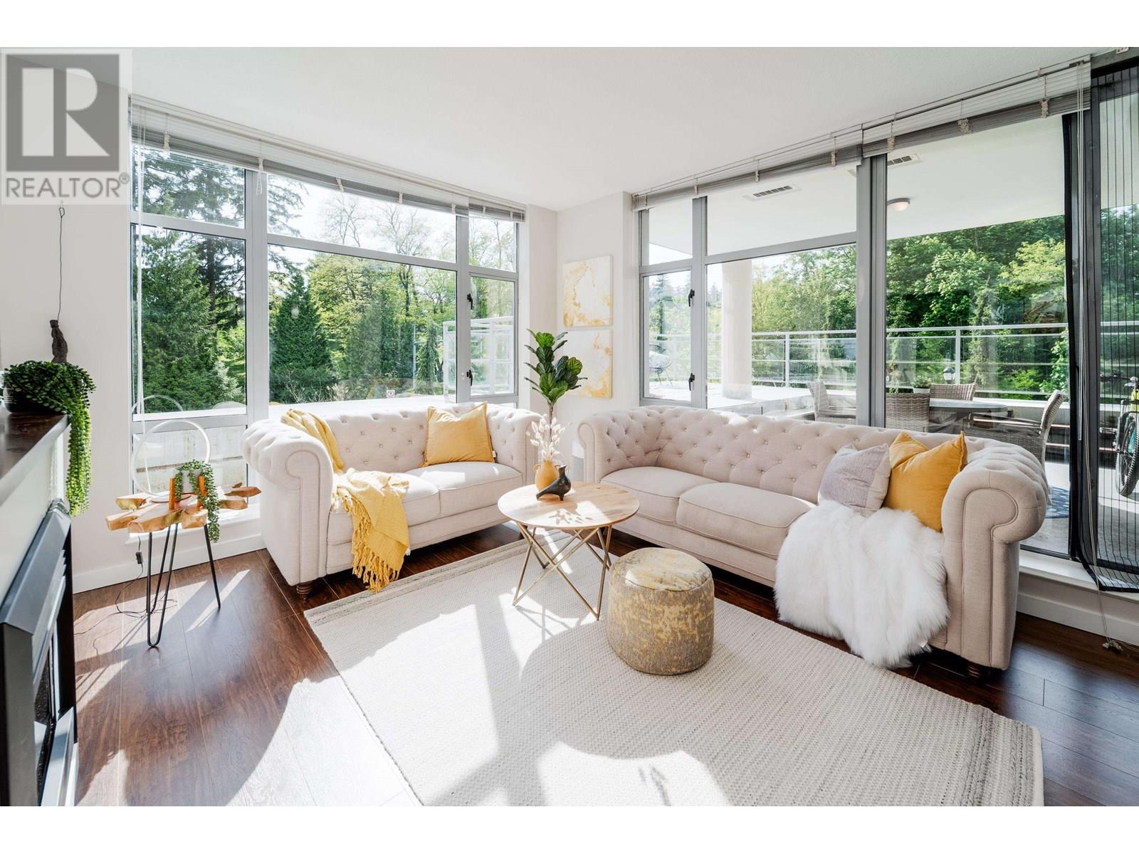 Photo 3 of 608 280 Ross Drive, New Westminster BC