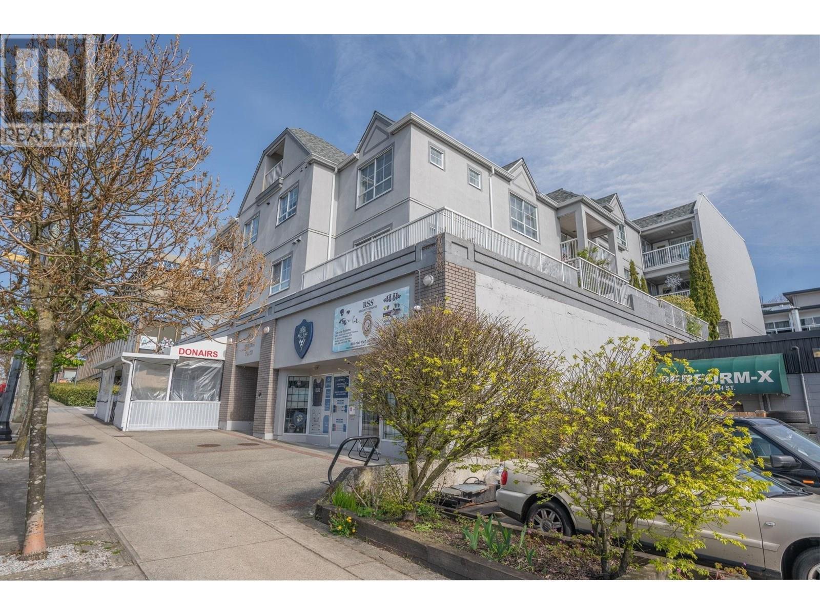 Photo 3 of 101 723 Twelfth Street, New Westminster BC