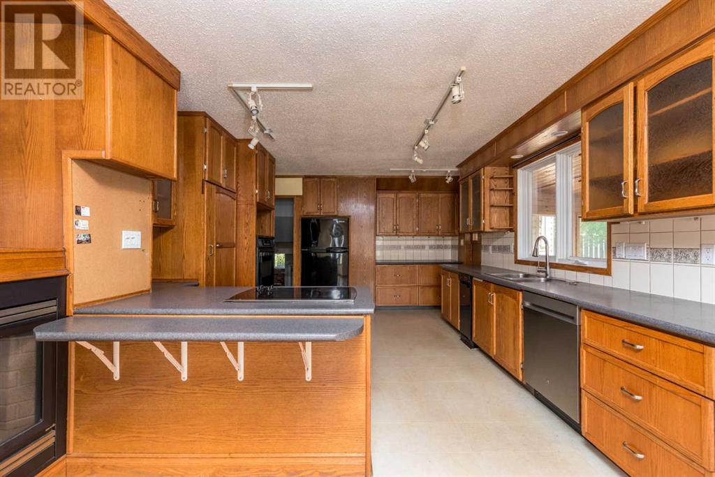 Photo 10 of 5107 41 Street, Lloydminster AB