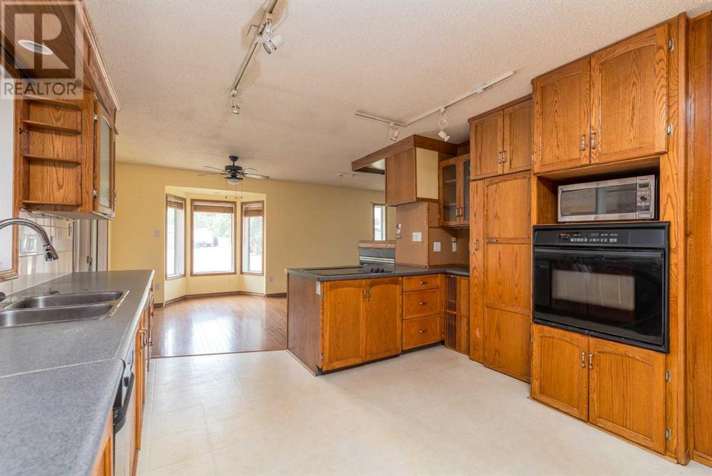 Photo 13 of 5107 41 Street, Lloydminster AB