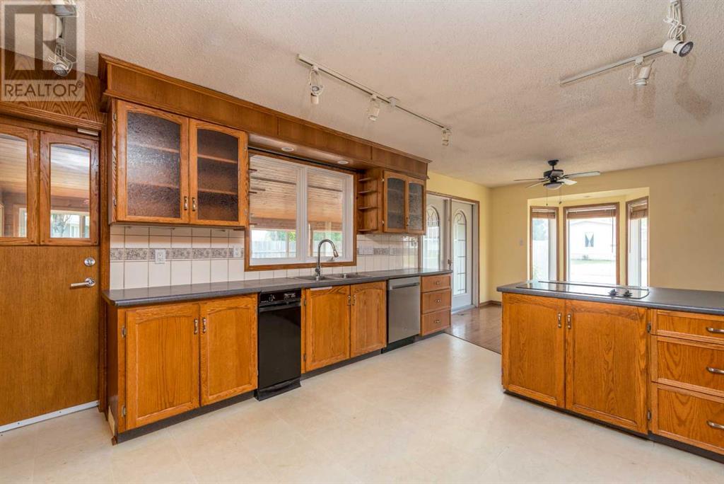 Photo 12 of 5107 41 Street, Lloydminster AB