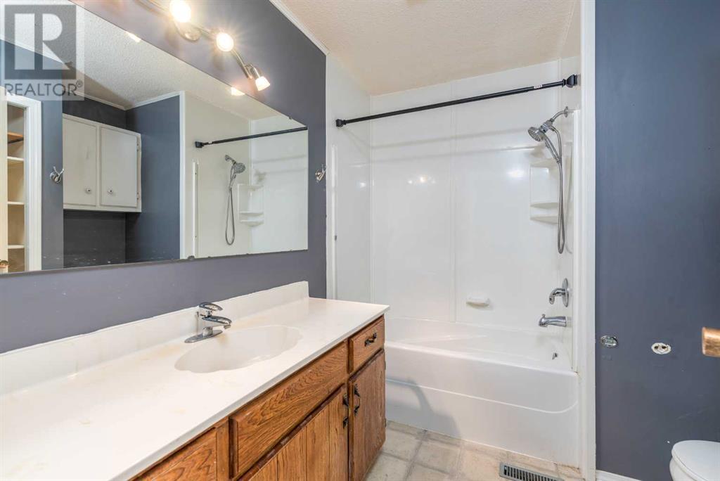 Photo 14 of 5107 41 Street, Lloydminster AB