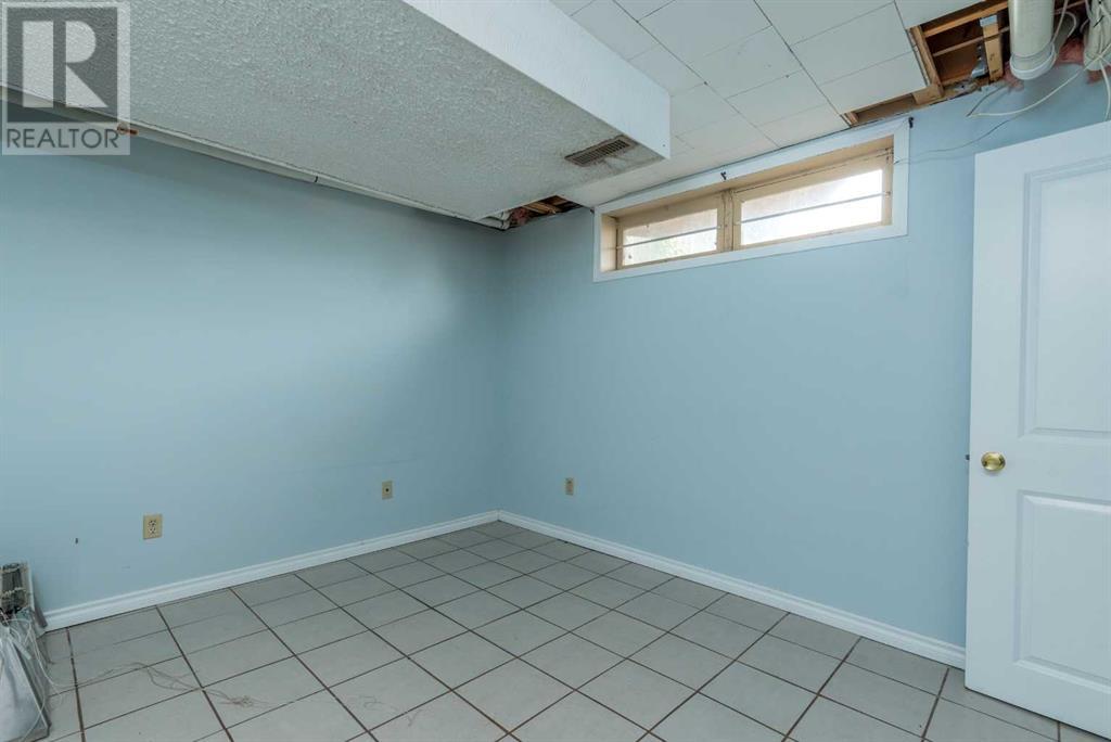 Photo 38 of 5107 41 Street, Lloydminster AB
