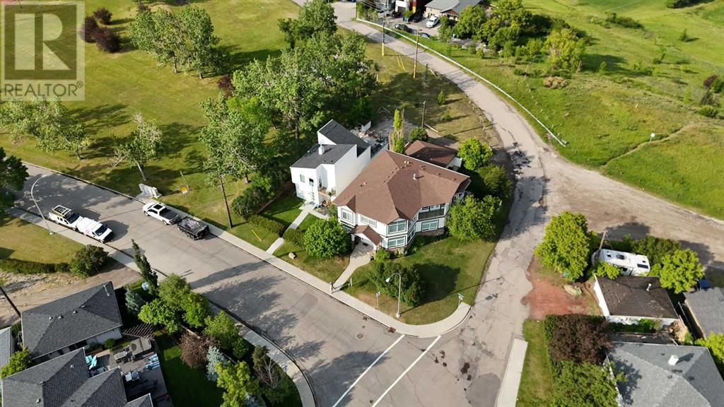Single Family House for Sale in  Child Avenue NE Renfrew Calgary 