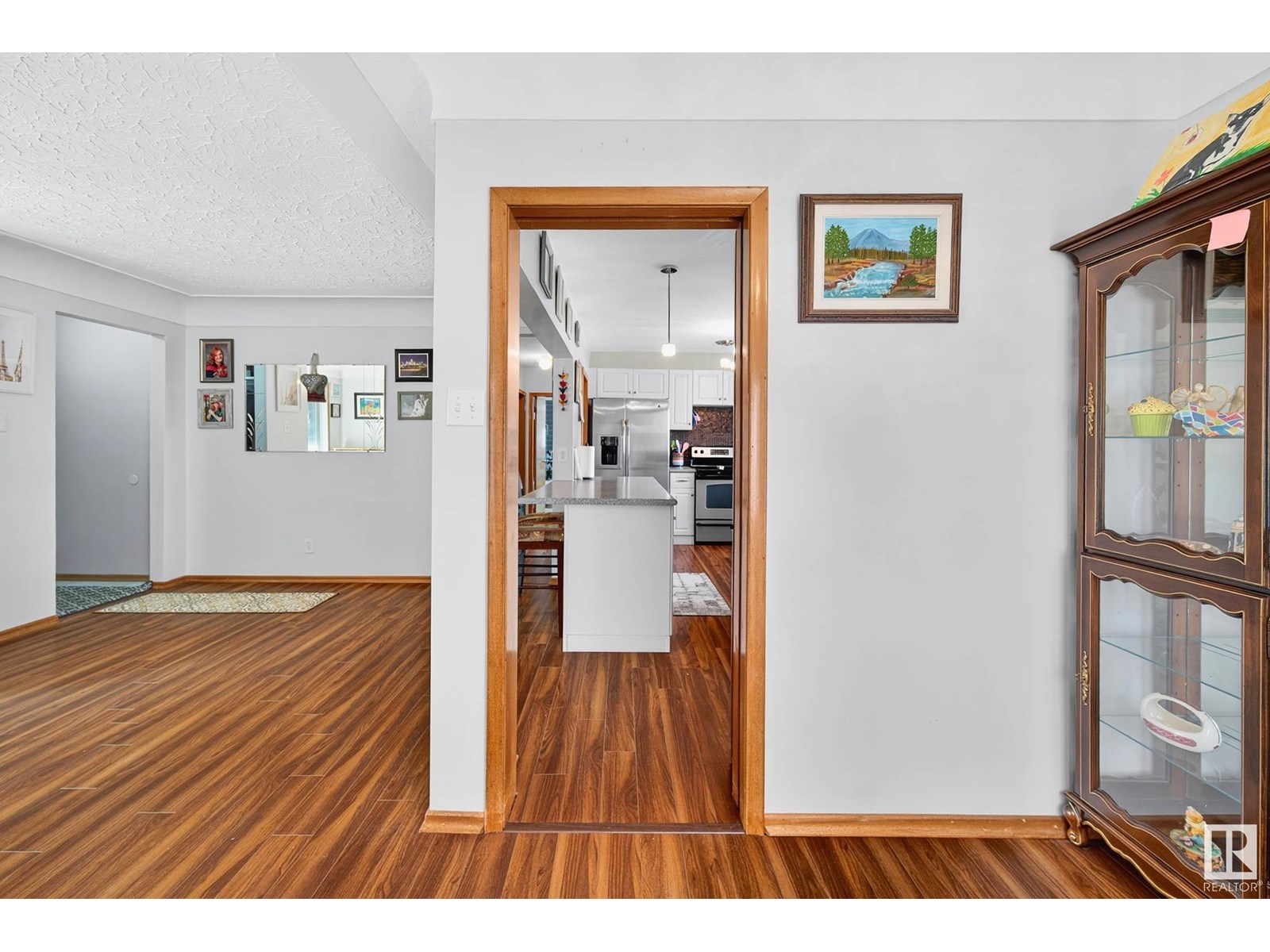 Photo 12 of 4816 117 Av Nw, Edmonton AB