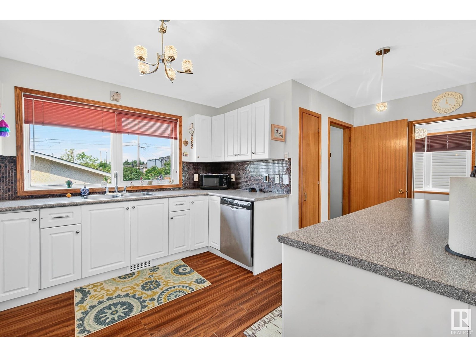 Photo 18 of 4816 117 Av Nw, Edmonton AB