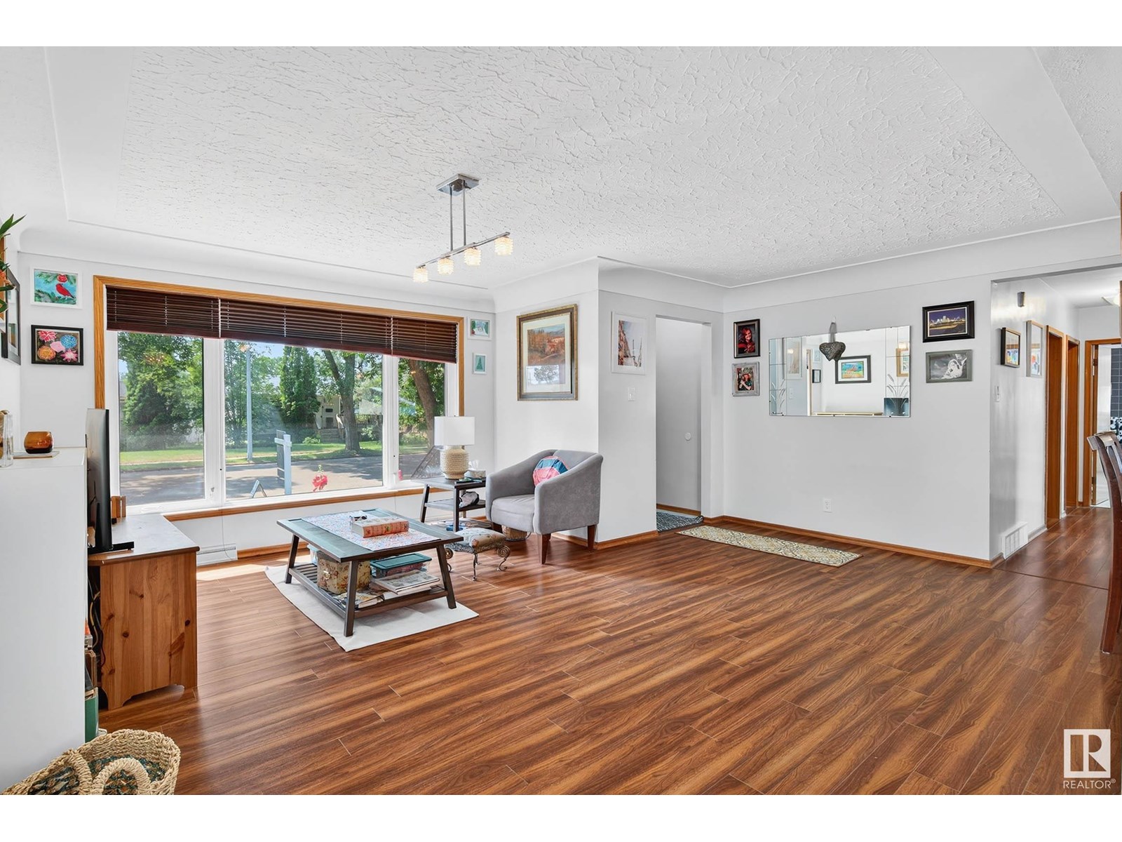 Photo 6 of 4816 117 Av Nw, Edmonton AB