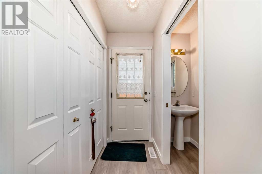 Single Family House for Sale in  Hidden Ranch Road NW Hidden Valley Calgary 