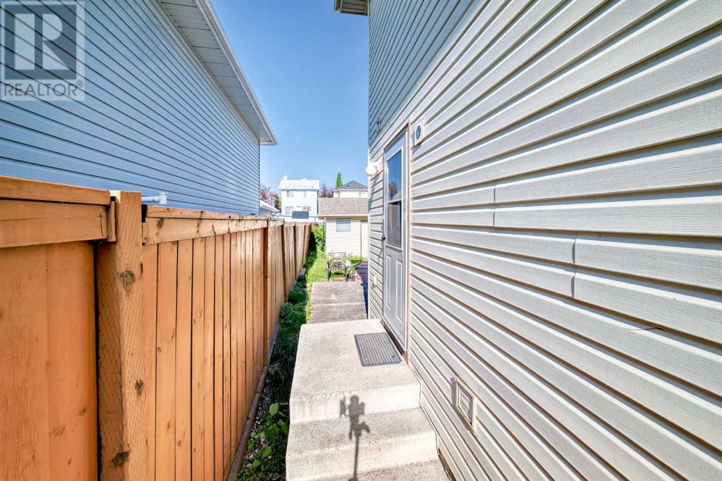 Single Family House for Sale in  Hidden Ranch Road NW Hidden Valley Calgary 