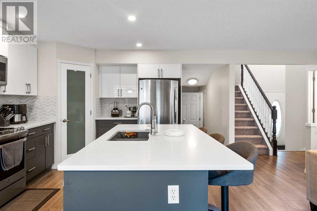 Single Family House for Sale in  Coral Springs Close NE Coral Springs Calgary 