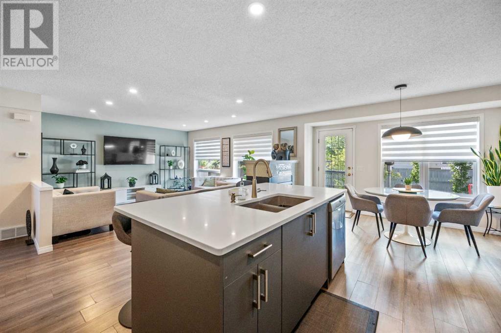Single Family House for Sale in  Coral Springs Close NE Coral Springs Calgary 