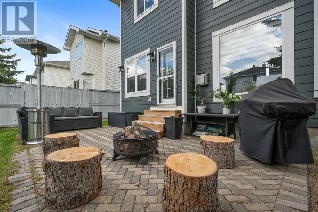 Single Family House for Sale in  Coral Springs Close NE Coral Springs Calgary 