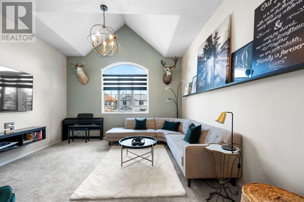 Single Family House for Sale in  Coral Springs Close NE Coral Springs Calgary 