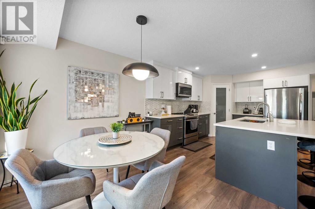 Single Family House for Sale in  Coral Springs Close NE Coral Springs Calgary 