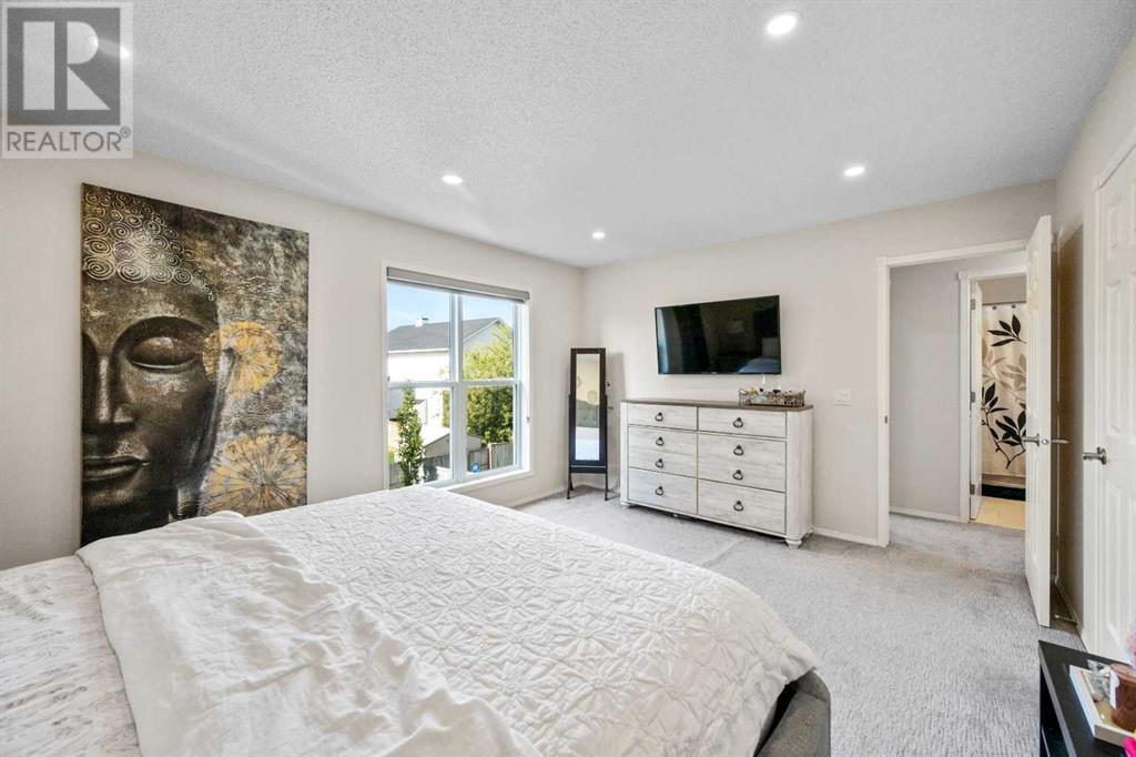 Single Family House for Sale in  Coral Springs Close NE Coral Springs Calgary 