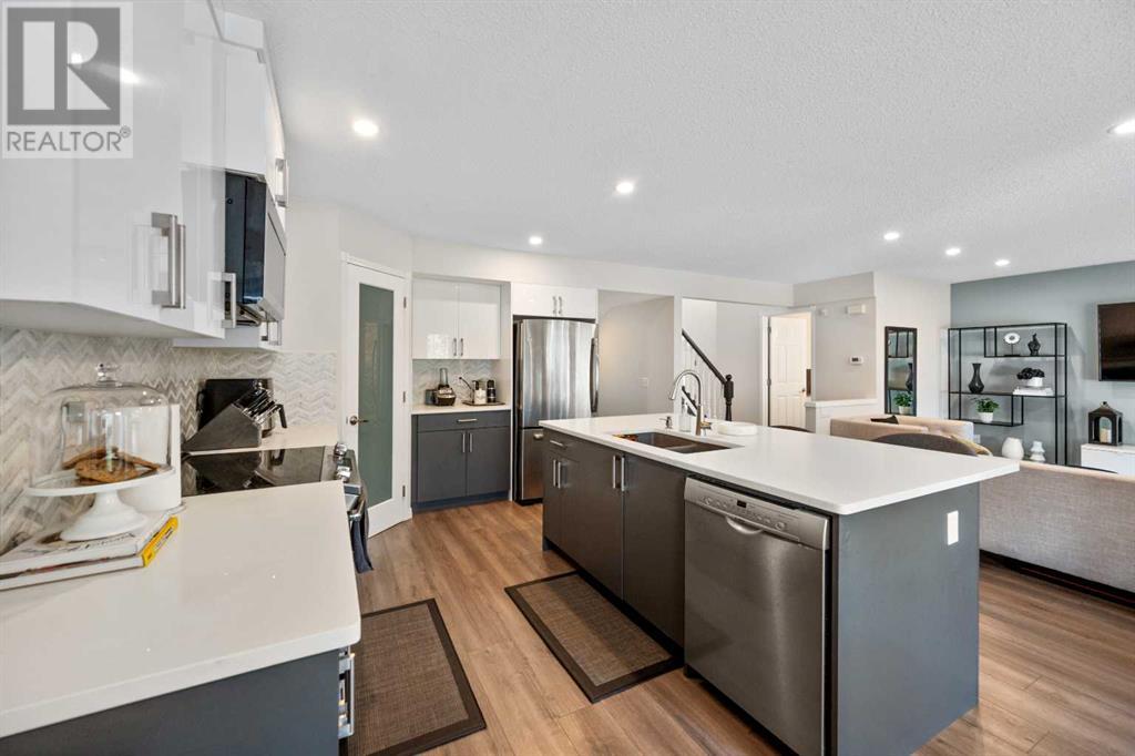 Single Family House for Sale in  Coral Springs Close NE Coral Springs Calgary 