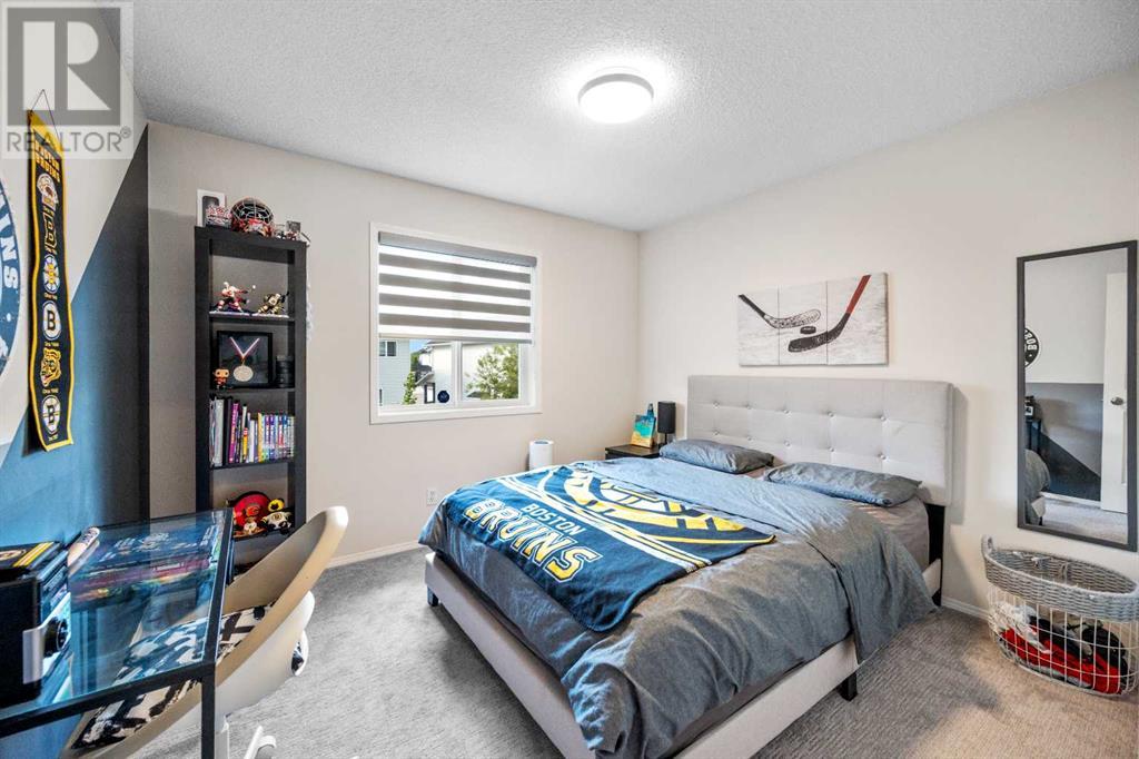 Single Family House for Sale in  Coral Springs Close NE Coral Springs Calgary 