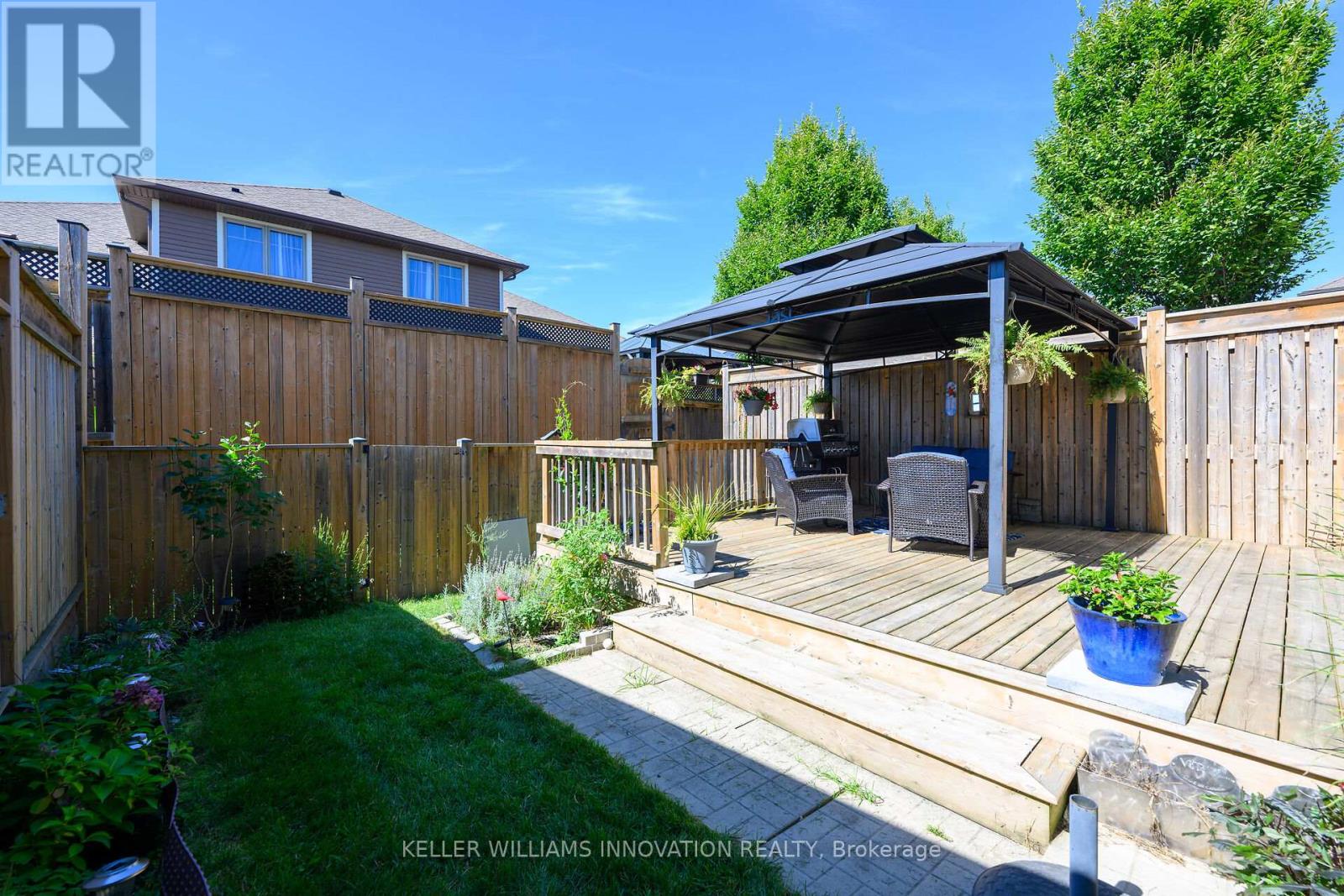 Photo 15 of 16 Brookside Terrace, West Lincoln ON