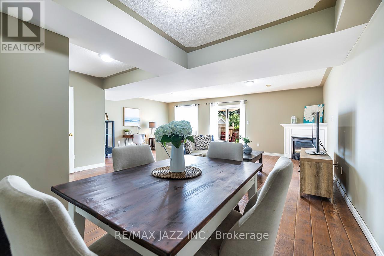 Photo 27 of 15 Daiseyfield Avenue, Clarington ON