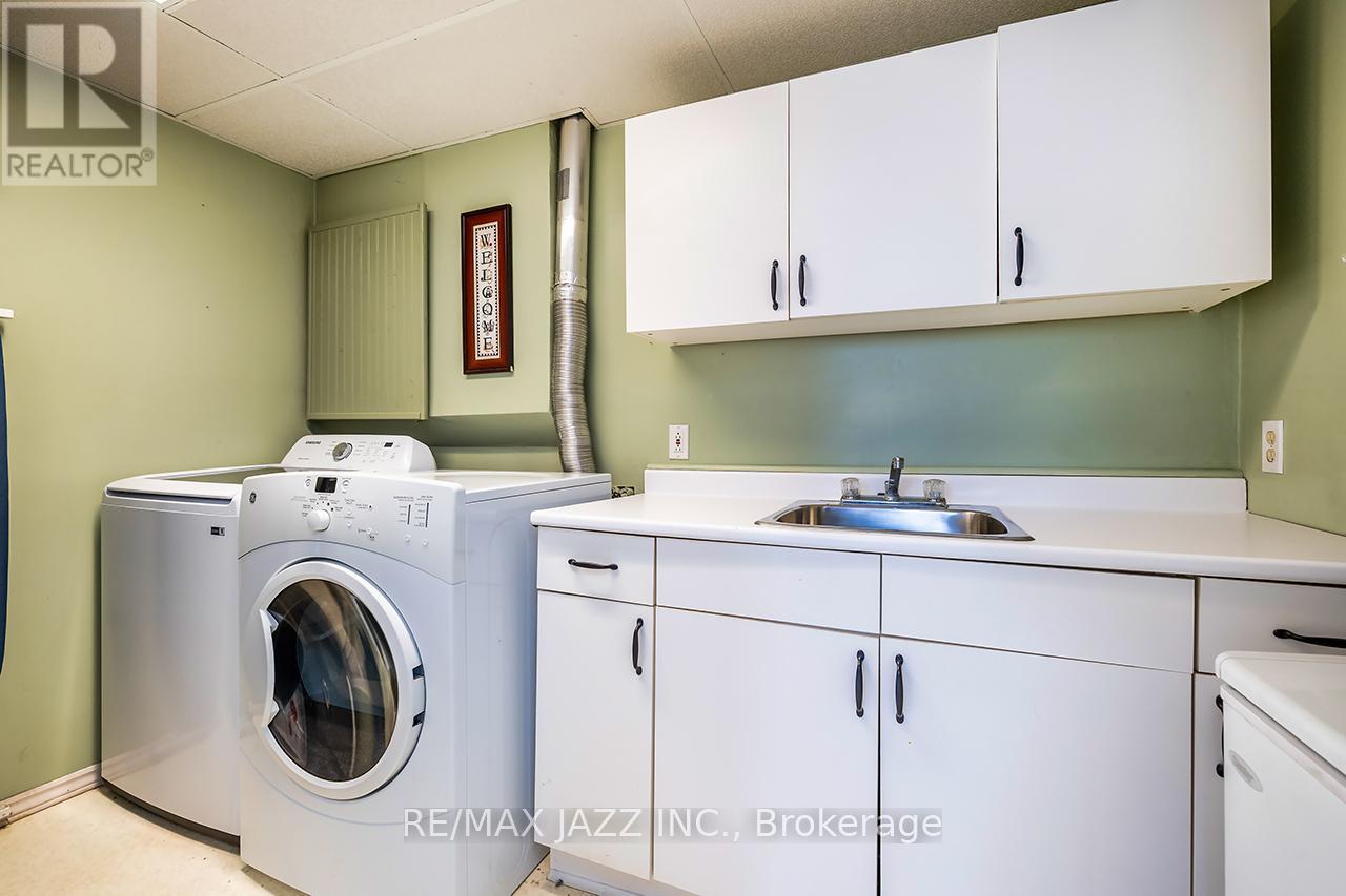 Photo 12 of 15 Daiseyfield Avenue, Clarington ON
