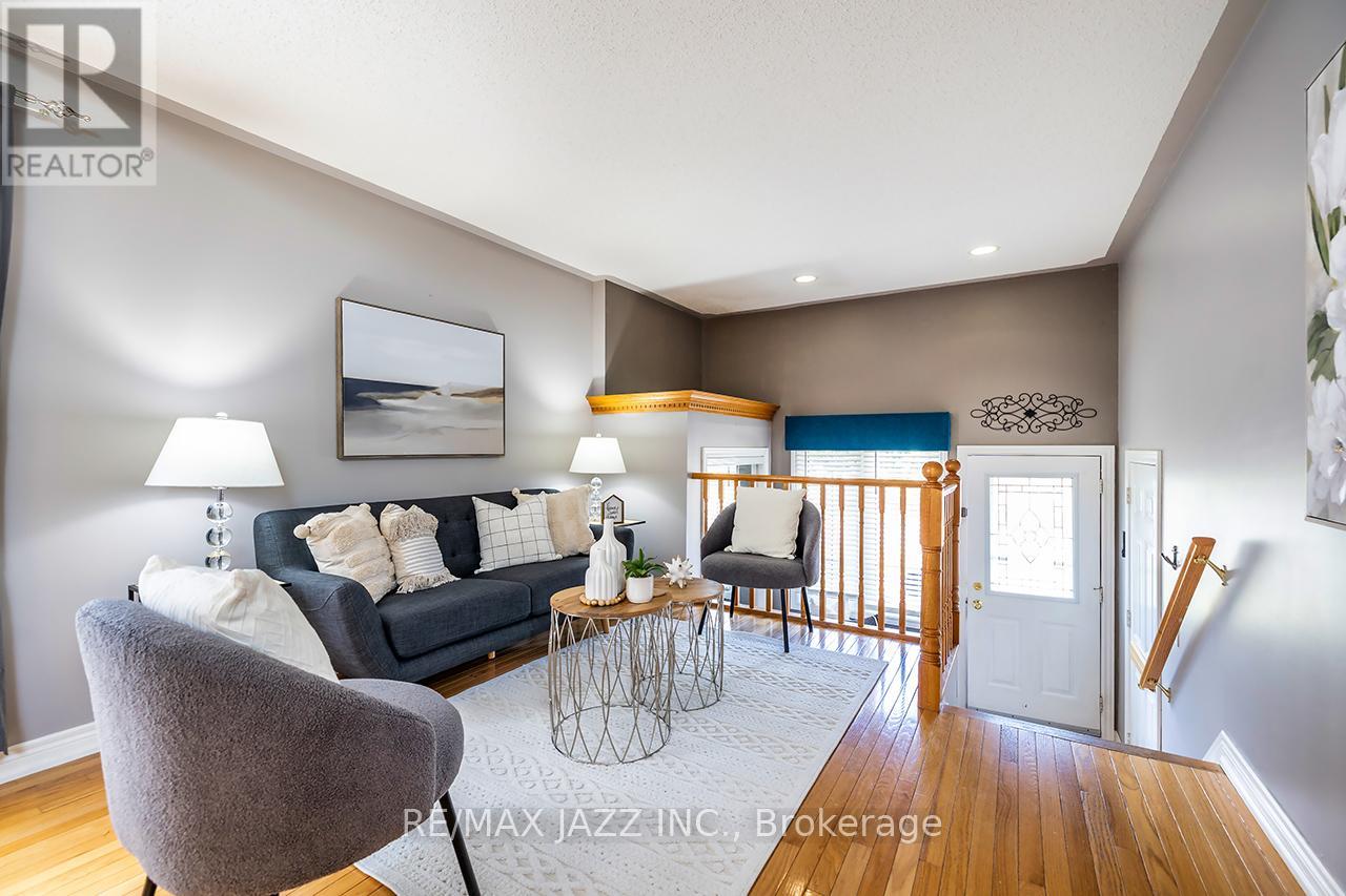 Photo 11 of 15 Daiseyfield Avenue, Clarington ON