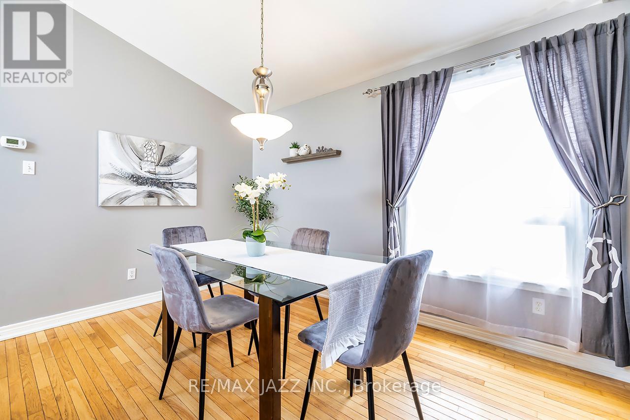 Photo 24 of 15 Daiseyfield Avenue, Clarington ON