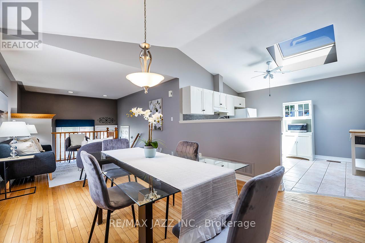 Photo 1 of 15 Daiseyfield Avenue, Clarington ON