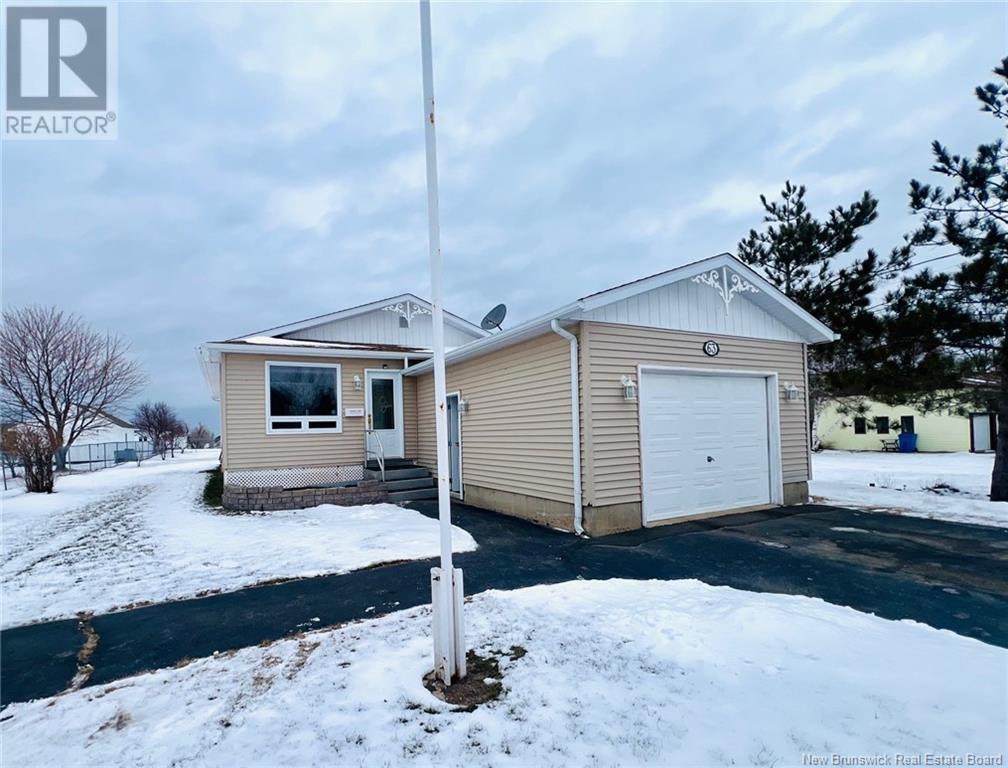 Photo 2 of 63 Rue Parise, Caraquet NB