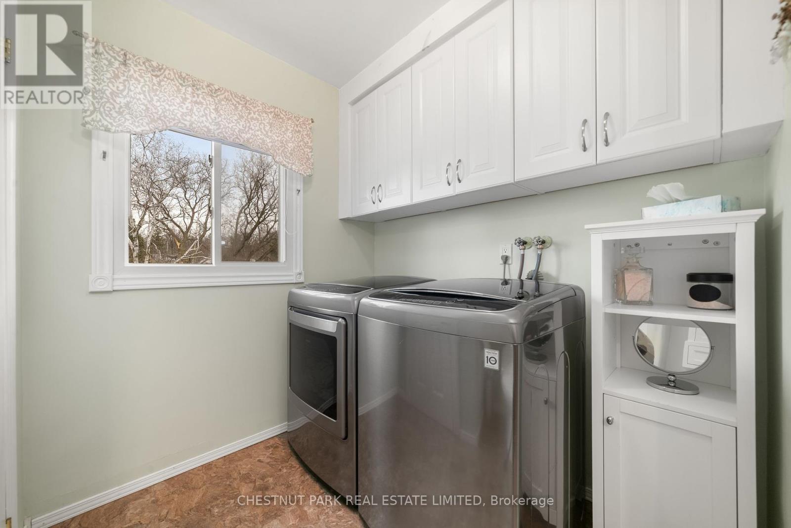Photo 15 of 31 Lake Street, Prince Edward County ON