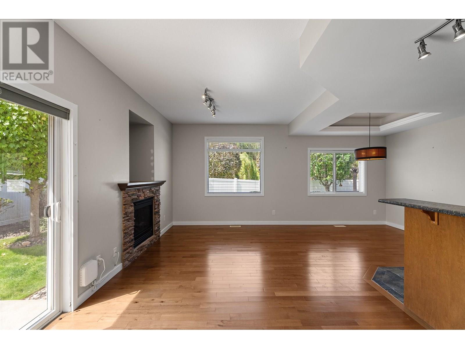 Photo 1 of 2060 12 Th Avenue Ne Unit 3, Salmon Arm BC
