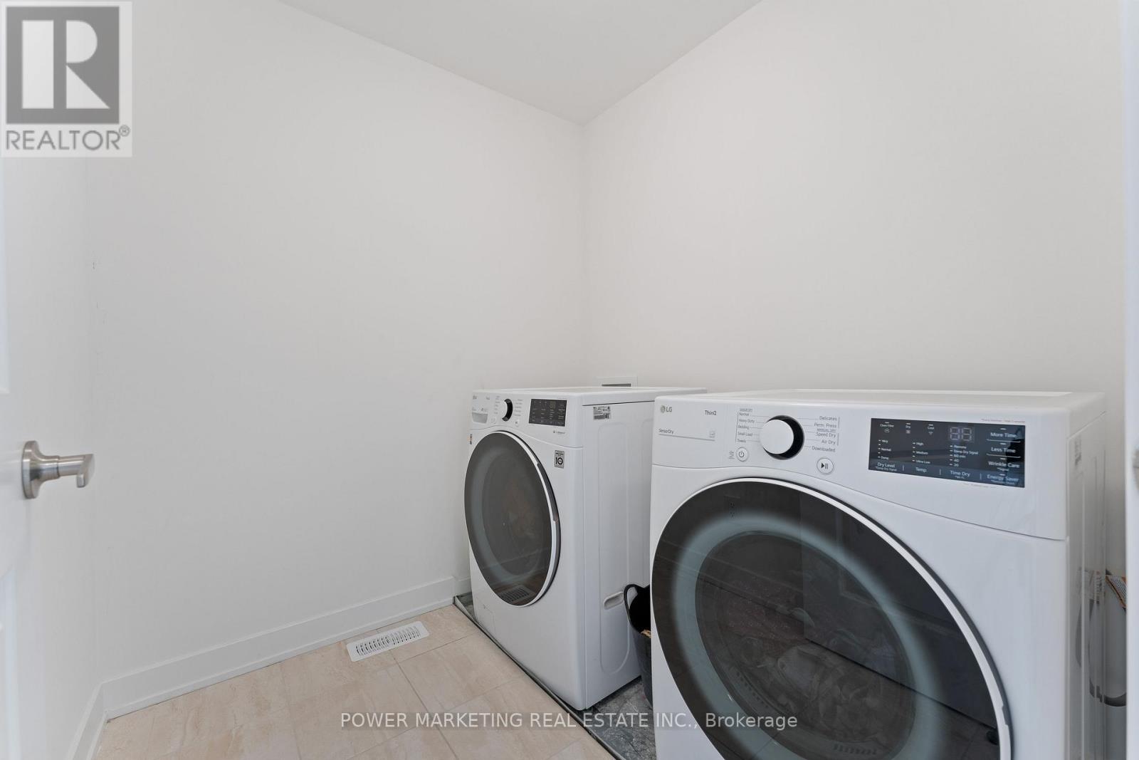 Photo 11 of 4012 Jockvale Road, Ottawa ON