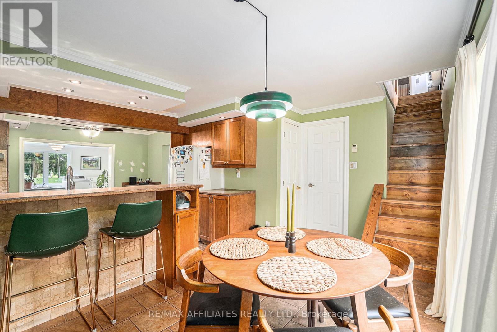 Photo 4 of 3971 Champlain Street, Clarencerockland ON