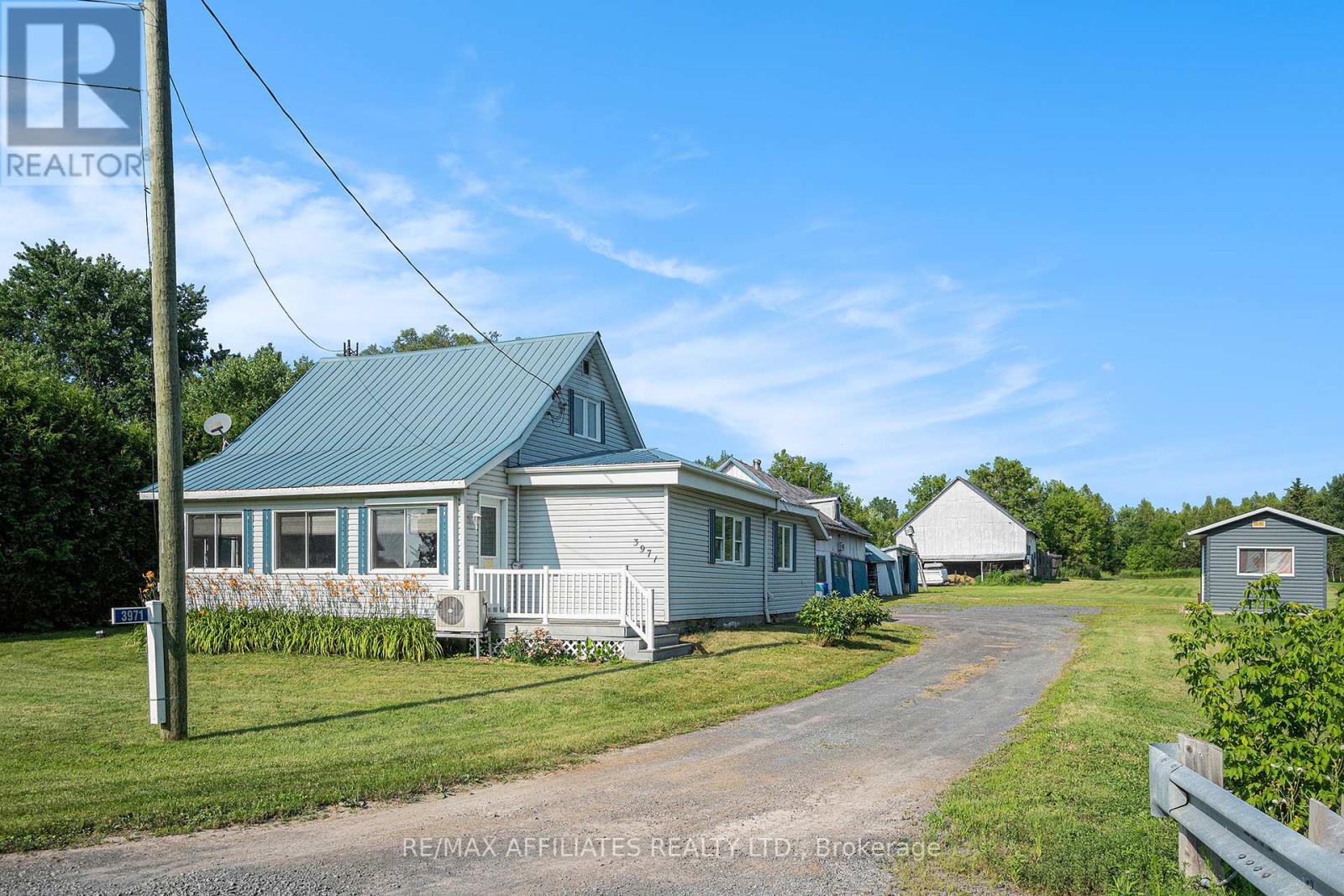 Photo 3 of 3971 Champlain Street, Clarencerockland ON