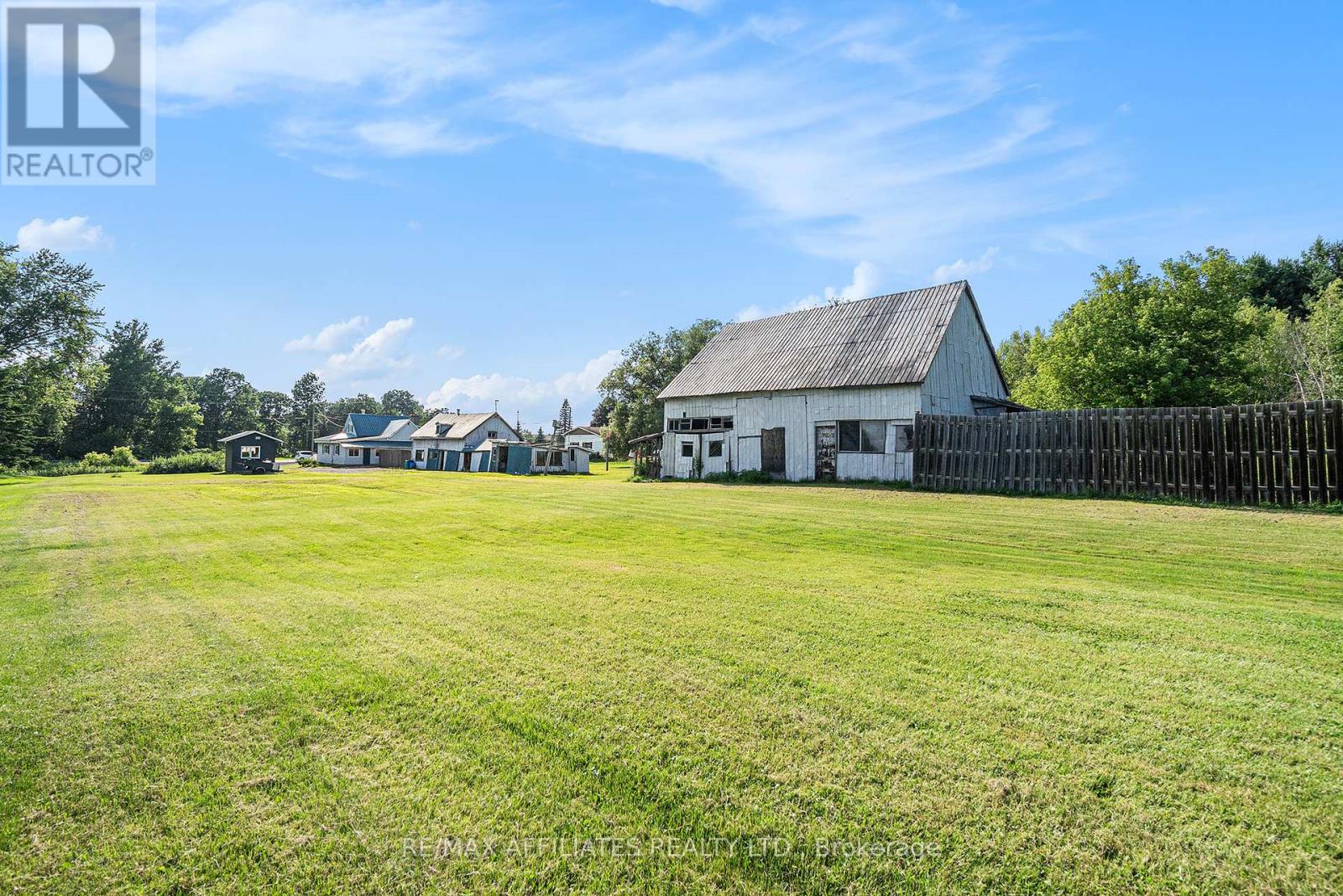 Photo 11 of 3971 Champlain Street, Clarencerockland ON