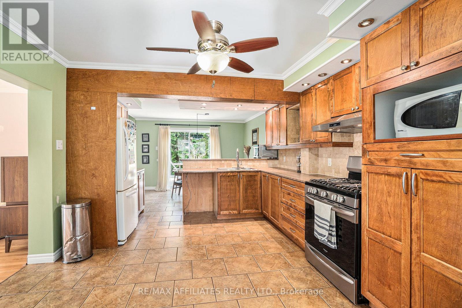 Photo 7 of 3971 Champlain Street, Clarencerockland ON