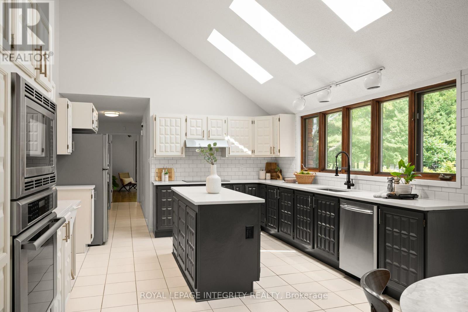 Photo 23 of 108 Margaret Anne Drive, Ottawa ON