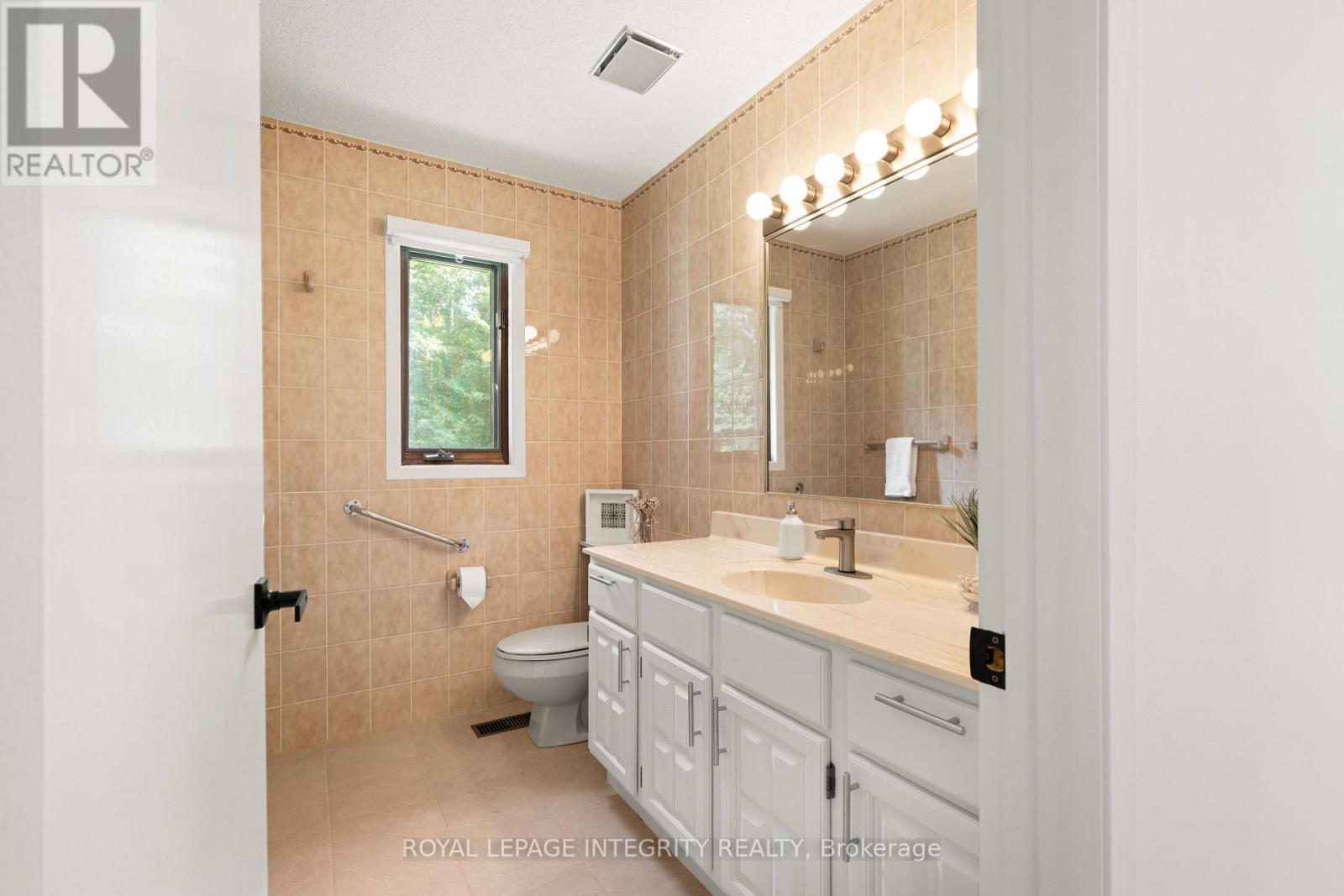 Photo 13 of 108 Margaret Anne Drive, Ottawa ON