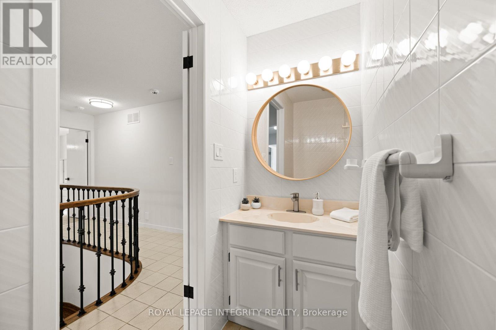 Photo 33 of 108 Margaret Anne Drive, Ottawa ON