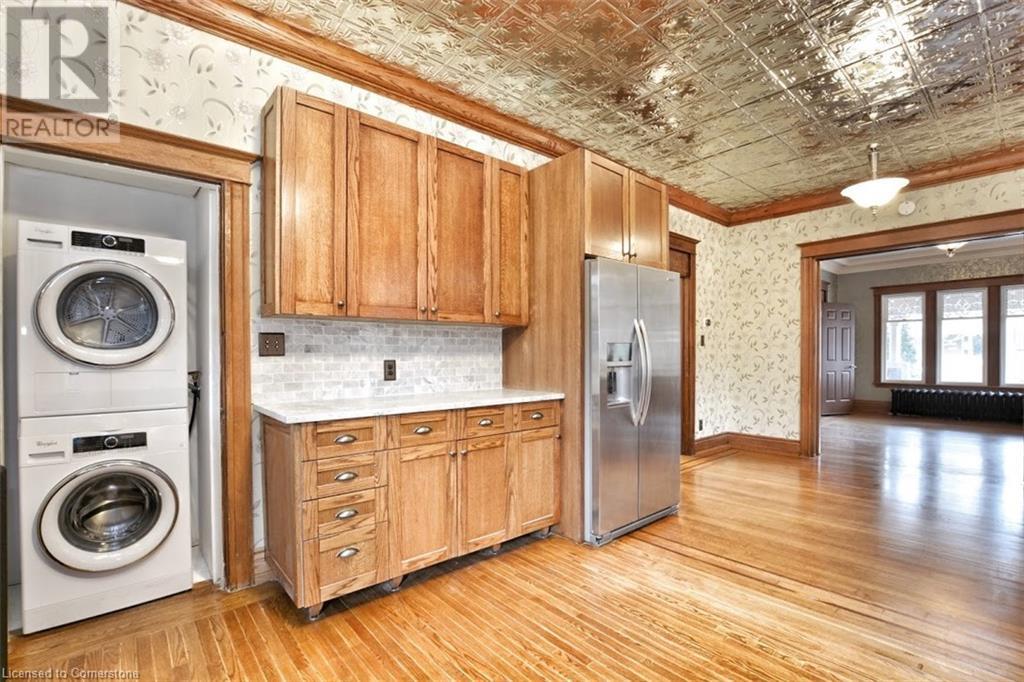 Photo 7 of 137 Sherman Avenue S Unit 1, Hamilton ON