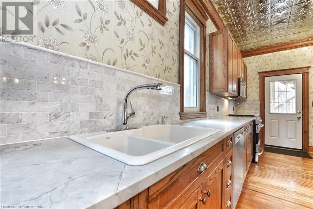Photo 9 of 137 Sherman Avenue S Unit 1, Hamilton ON