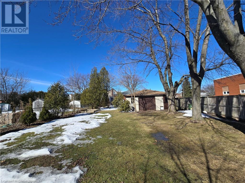 Photo 2 of 492 East 16th Street Unit A, Hamilton ON