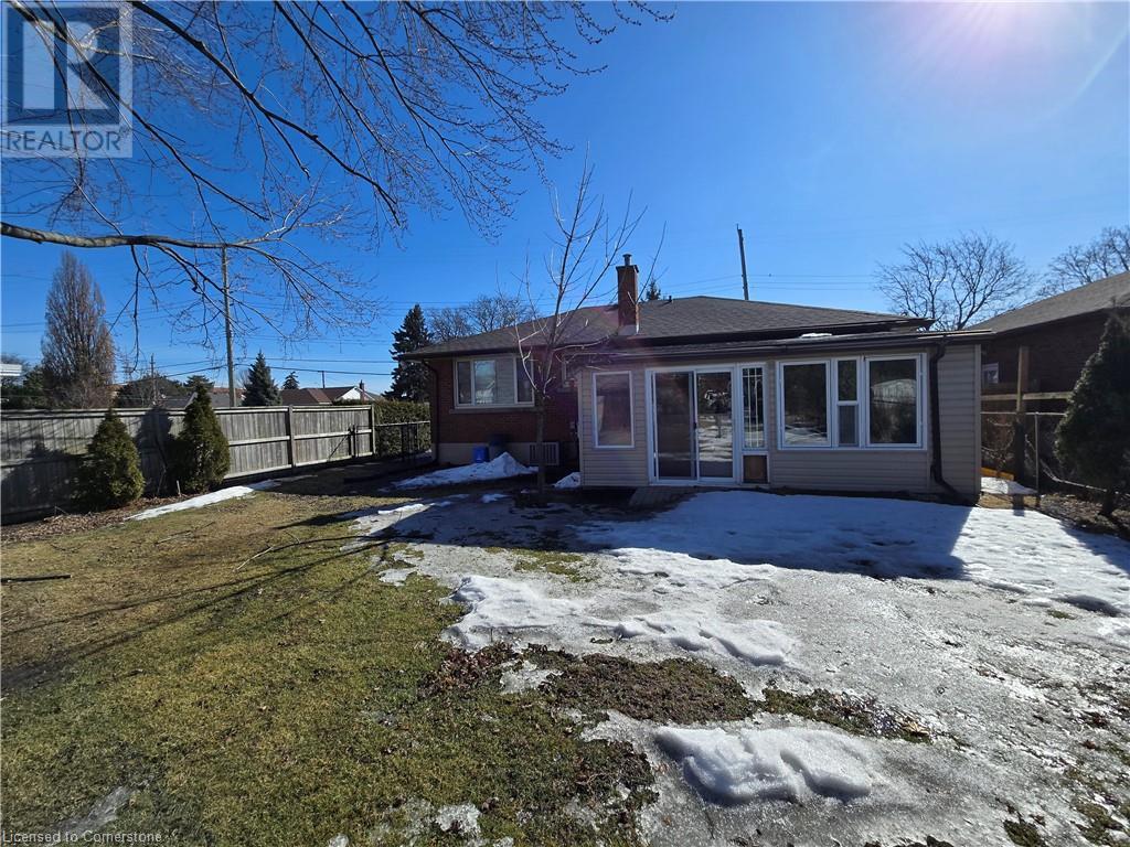Photo 3 of 492 East 16th Street Unit A, Hamilton ON