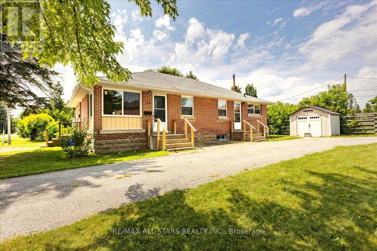 Photo 22 of 84 Metro Road N, Georgina ON