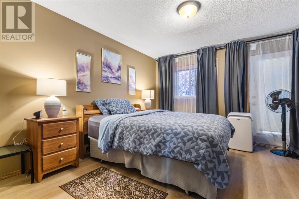 Single Family House Bungalow for Sale in  Somerset Drive SW Somerset Calgary 