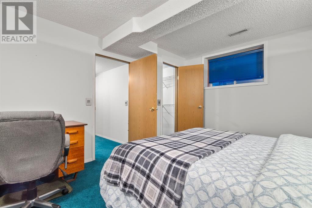 Single Family House Bungalow for Sale in  Somerset Drive SW Somerset Calgary 