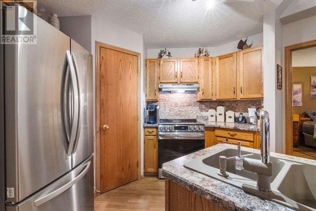 Single Family House Bungalow for Sale in  Somerset Drive SW Somerset Calgary 